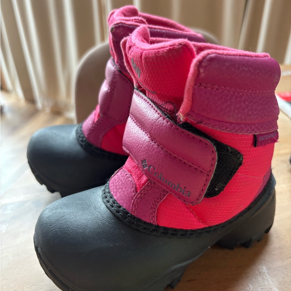Columbia Snow Boots ~ Pink and Black